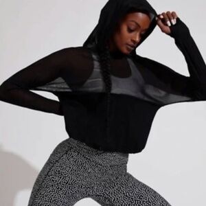 BuffBunny Escandala Pullover